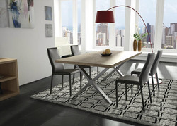 Table pi�tement m�tal - STYLES DECORATION