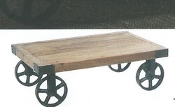 Table basse � roulettes - STYLES DECORATION